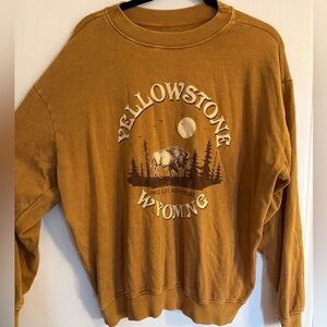 Yellowstone Wyoming Adventure Men's Crewneck Sweater
